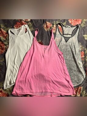 Abercrombie & Fitch Tank Tops Lot of 3